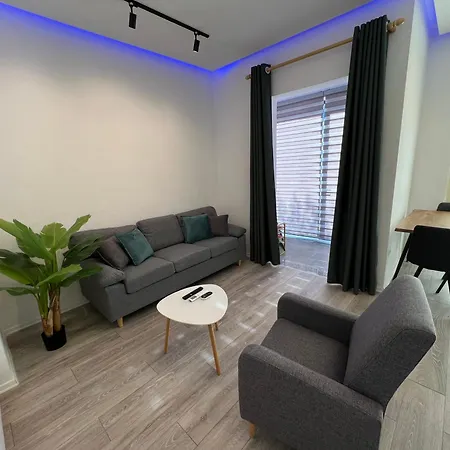 Sunflower Apartment *