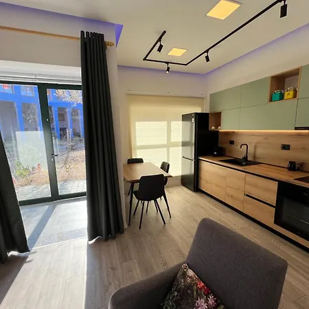 Sunflower Apartment Tirana