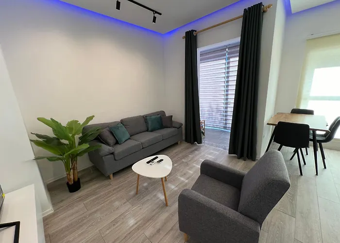 Sunflower Apartment *